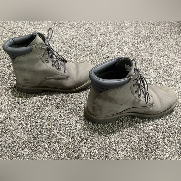 Timberland Gray Suede Boots with Leather Trim - Picture 3 of 6